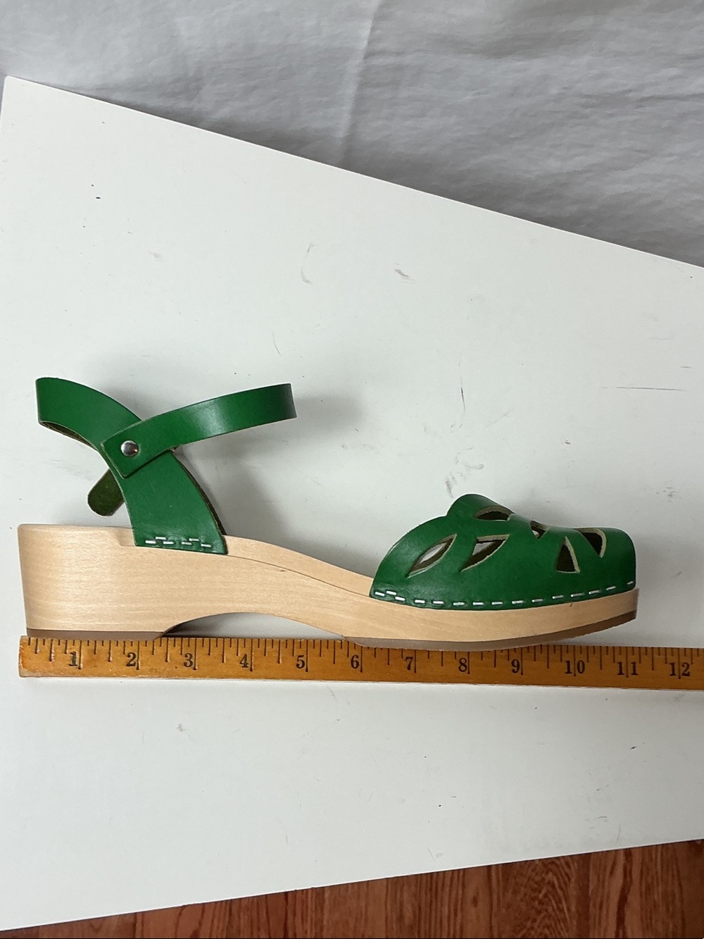 Swedish Hasbeens Green Leather Cutout Slingback Sandals - Picture 8 of 10